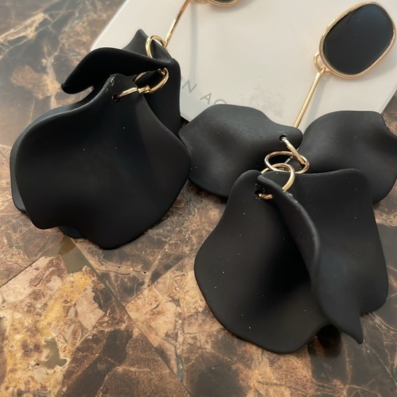 Black And Gold Petal Drop Earrings - Picture 9 of 10